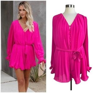 ENDLESS ROSE Found Love Pleated Romper size S